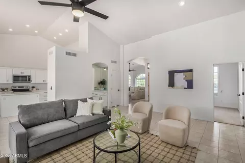 1037 E Le Marche Ave, Phoenix, AZ 85022 photo 6