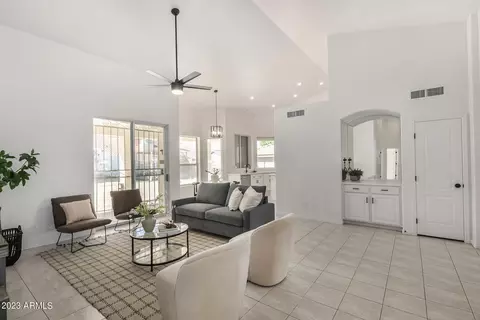 1037 E Le Marche Ave, Phoenix, AZ 85022 photo 4