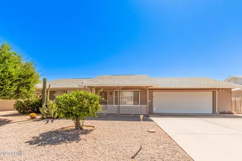 9807 W Redwood Dr, Sun City, AZ 85351