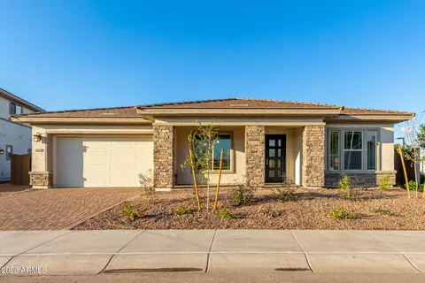 8452 W Solano Dr, Glendale, AZ 85305