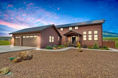 8421 Vista Peak Way, Flagstaff, AZ 86001