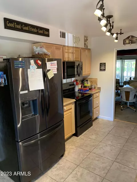 10432 W White Mountain Rd, Sun City, AZ 85351