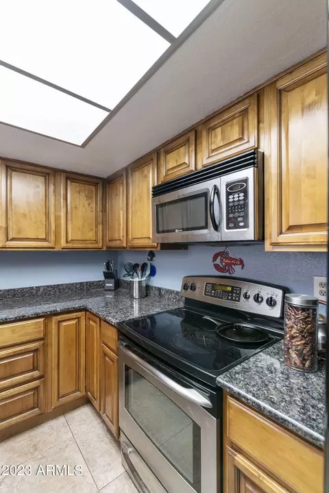 402 E Pecan Rd, Phoenix, AZ 85040 photo 8