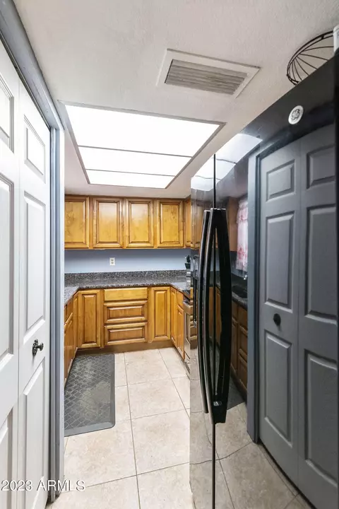402 E Pecan Rd, Phoenix, AZ 85040 photo 9