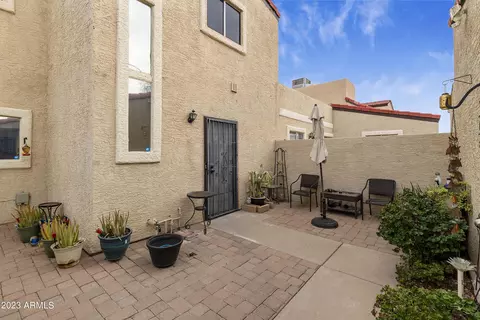 402 E Pecan Rd, Phoenix, AZ 85040 photo 3