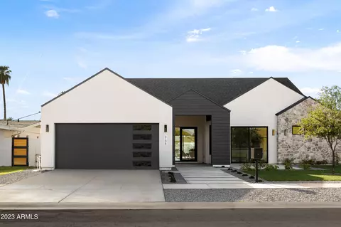 3106 N 42nd St, Phoenix, AZ 85018