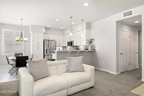17850 N 68th St #3072, Phoenix, AZ 85054