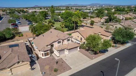 2560 E Michelle Way, Gilbert, AZ 85234 photo 2