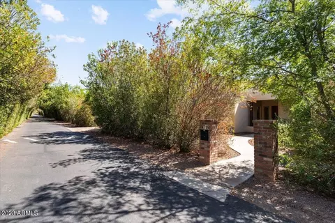 719 E Circle Rd, Phoenix, AZ 85020 photo 3
