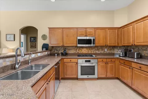 719 E Circle Rd, Phoenix, AZ 85020 photo 12