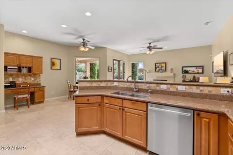 719 E Circle Rd, Phoenix, AZ 85020 photo 13
