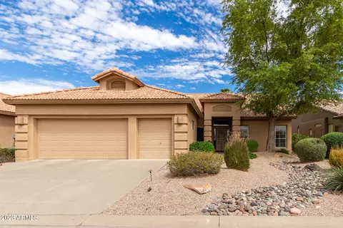 9004 E Nacoma Dr, Sun Lakes, AZ 85248