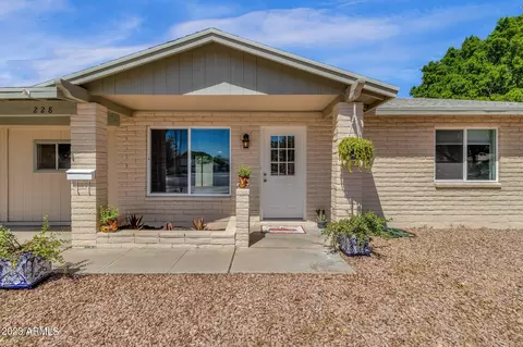 228 E Fordham Cir, Tempe, AZ 85283