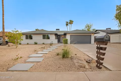2641 E Cannon Dr, Phoenix, AZ 85028 photo 2