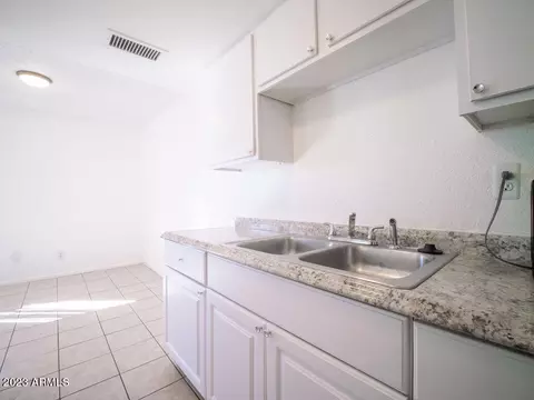 4642 E Southgate Ave, Phoenix, AZ 85040 photo 13