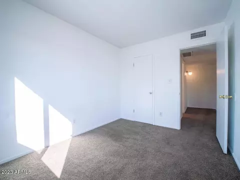 4642 E Southgate Ave, Phoenix, AZ 85040 photo 2