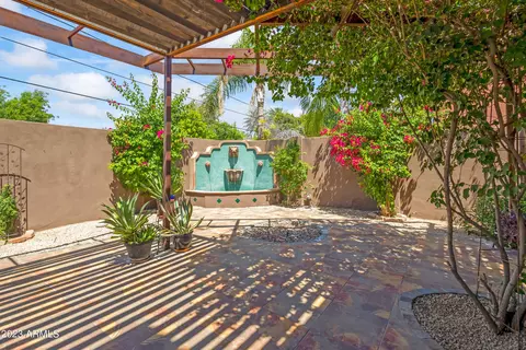 Exterior - 7814 N 16th Dr, Phoenix, AZ 85021 photo 5 of 11