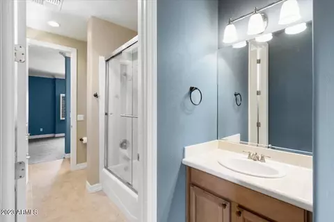 Bath - 7814 N 16th Dr, Phoenix, AZ 85021 photo 2 of 3