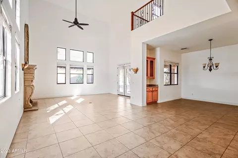 Living - 7814 N 16th Dr, Phoenix, AZ 85021 photo 3 of 4