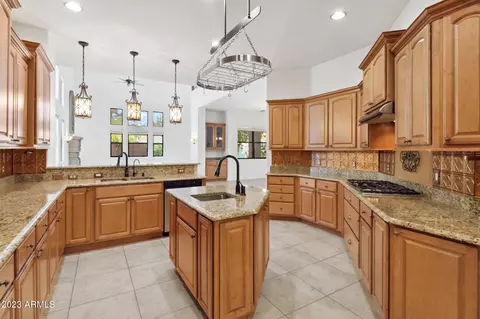 Kitchen - 7814 N 16th Dr, Phoenix, AZ 85021 photo 1 of 4