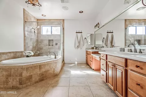 Bath - 7814 N 16th Dr, Phoenix, AZ 85021 photo 1 of 3