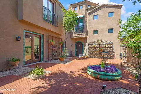 Exterior - 7814 N 16th Dr, Phoenix, AZ 85021 photo 2 of 11
