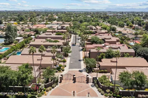 View/Area - 7814 N 16th Dr, Phoenix, AZ 85021 photo 3 of 3