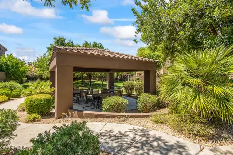 Exterior - 7814 N 16th Dr, Phoenix, AZ 85021 photo 8 of 11