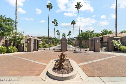 Exterior - 7814 N 16th Dr, Phoenix, AZ 85021 photo 9 of 11