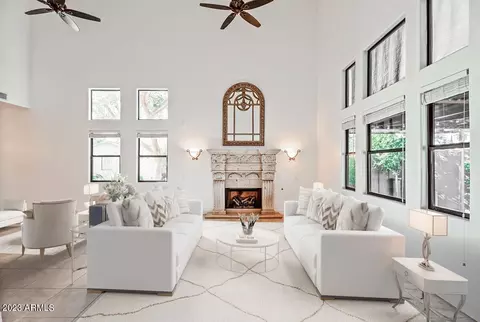 Living - 7814 N 16th Dr, Phoenix, AZ 85021 photo 2 of 4