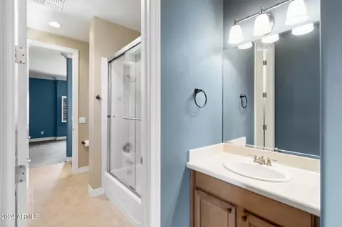 Bath - 7814 N 16th Dr, Phoenix, AZ 85021 photo 3 of 3