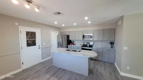 2844 E Coralbell Ave, Mesa, AZ 85204 photo 4