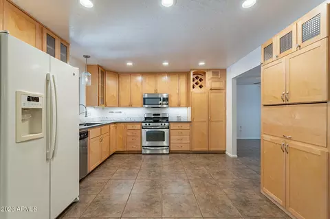 860 E Desert Ave, Apache Junction, AZ 85119 photo 10