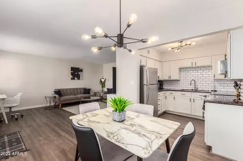 1702 W Tuckey Ln #202, Phoenix, AZ 85015