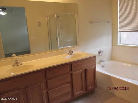 688 E Windsor Dr, Gilbert, AZ 85296 photo 9