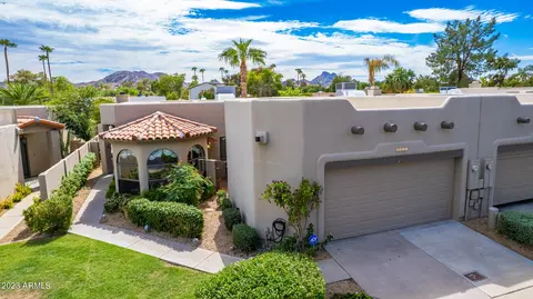 4071 E Round Hill Dr E, Phoenix, AZ 85028 photo 6