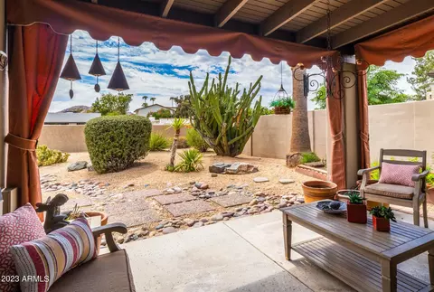 4071 E Round Hill Dr E, Phoenix, AZ 85028 photo 2