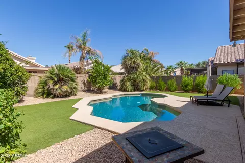 3916 E Renee Dr, Phoenix, AZ 85050 photo 5