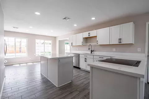 2115 E Greenway Rd, Phoenix, AZ 85022 photo 4