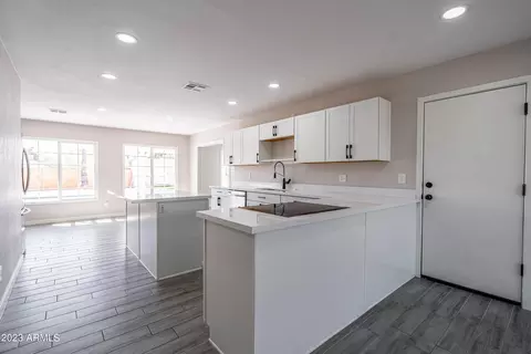 2115 E Greenway Rd, Phoenix, AZ 85022 photo 2