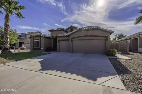 1071 S Oak Ct, Gilbert, AZ 85233