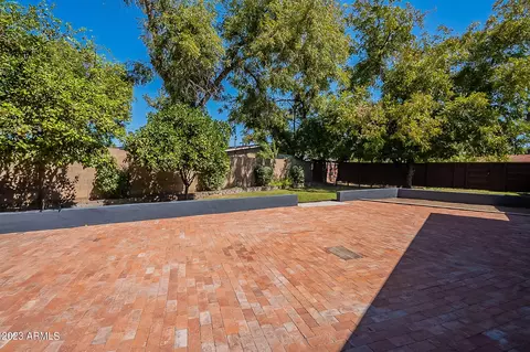 Exterior - 726 E Ocotillo Rd, Phoenix, AZ 85014 photo 10 of 26