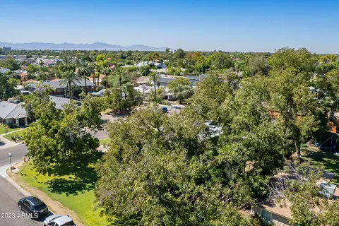 View/Area - 726 E Ocotillo Rd, Phoenix, AZ 85014 photo 1 of 16