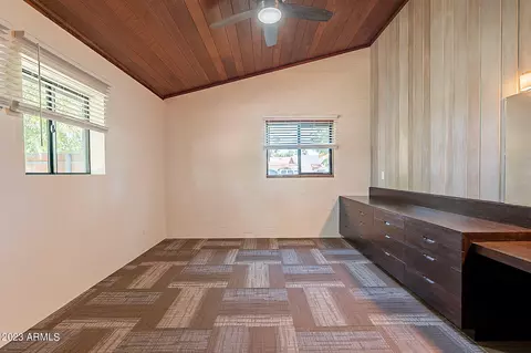 Bedroom - 726 E Ocotillo Rd, Phoenix, AZ 85014 photo 3 of 4