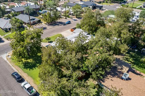 View/Area - 726 E Ocotillo Rd, Phoenix, AZ 85014 photo 9 of 16