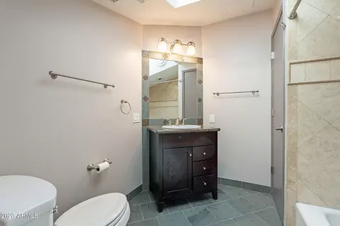 Bath - 726 E Ocotillo Rd, Phoenix, AZ 85014 photo 1 of 3