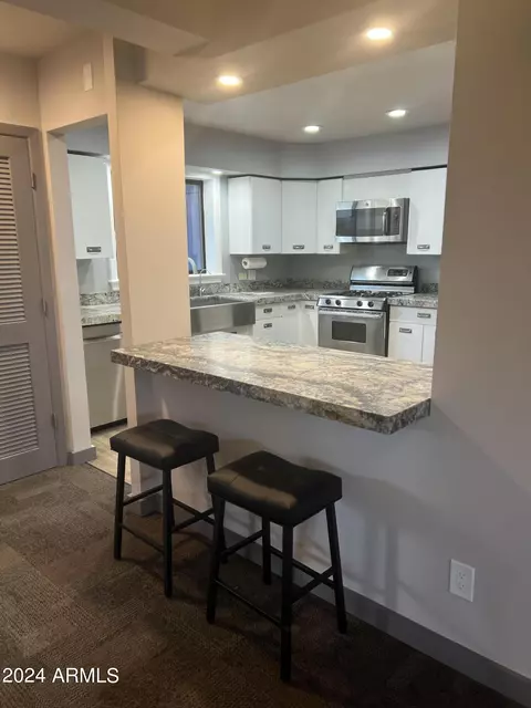 Kitchen - 726 E Ocotillo Rd, Phoenix, AZ 85014 photo 2 of 3