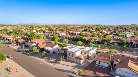 3835 E Ahwatukee Dr, Phoenix, AZ 85044 photo 2