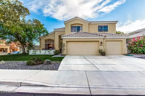 1027 E Mountain Sage Dr, Phoenix, AZ 85048