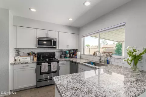 945 W La Jolla Dr, Tempe, AZ 85282 photo 9